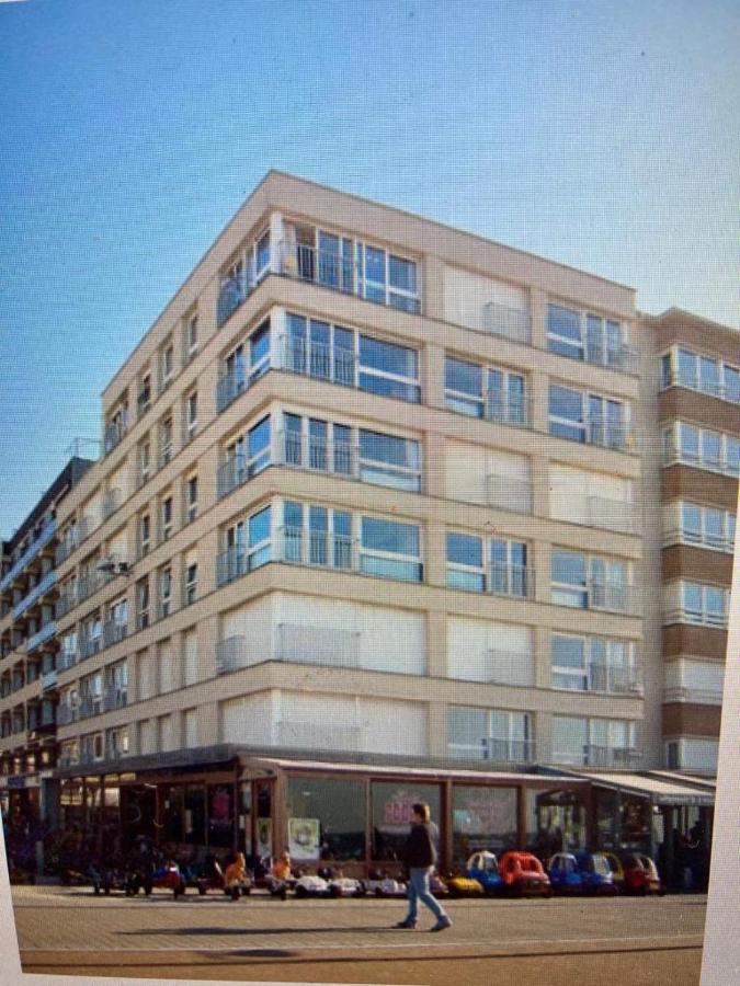 Appartement Vue Sur Mer - Splendide Localisation! Sint-Idesbald Exterior photo